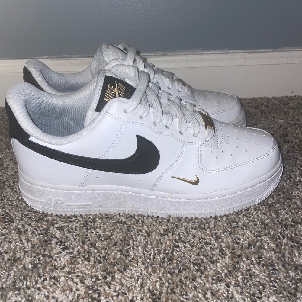 Nike Air Force 1 Low '07 Essential
White Black Gold Mini Swoosh (Women's)